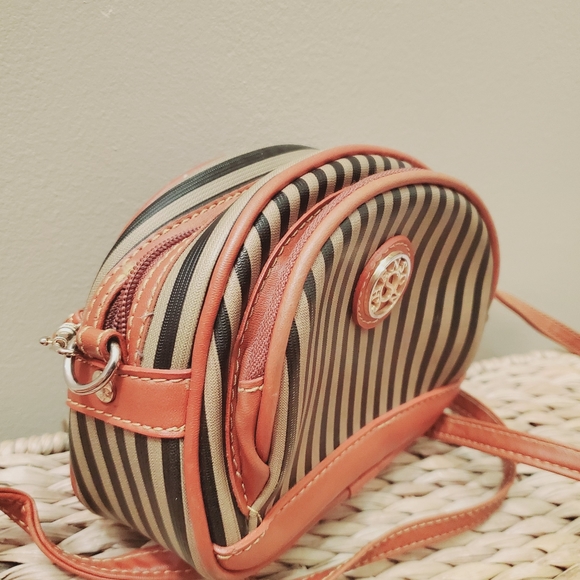 Chenson small crossbody bag rare - Picture 5 of 11